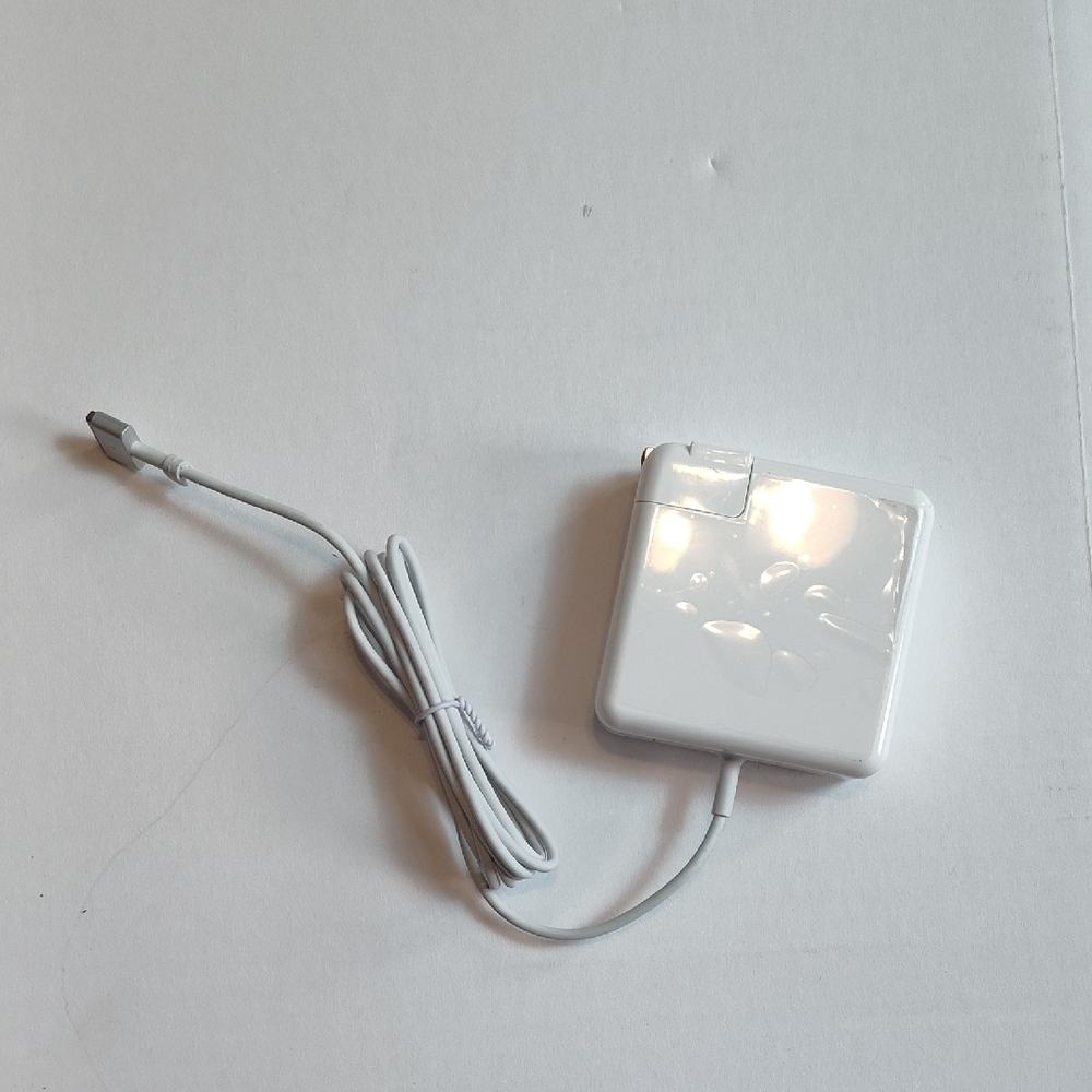 Replacement AC Adapter, model PA-85W